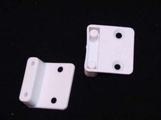 Основание под ручку трапециевидную плоскую под саморезы, цвет в ассортименте